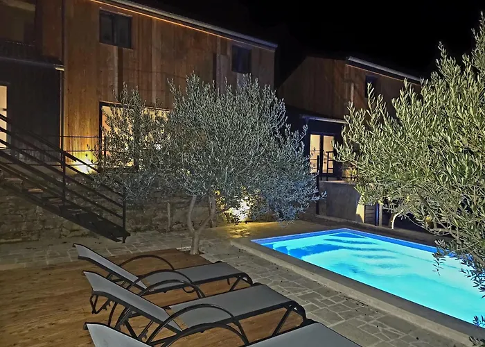 Olive House 3 Pools -12 Person Villa