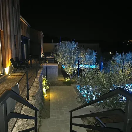 Villa Olive House 3 Pools -12 Person Tugare